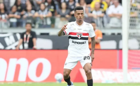 Marcos Antônio acerta com o São Paulo; clube define cronograma de pagamento Marcos Antônio acerta com o São Paulo; clube define cronograma de pagamento