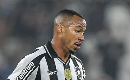 Marlon Freitas esclarece polêmica da ‘piscadinha’ em Botafogo 3×4 Palmeiras (2023): “Assunto delicado” Marlon Freitas esclarece polêmica da ‘piscadinha’ em Botafogo 3x4 Palmeiras (2023): “Assunto delicado”