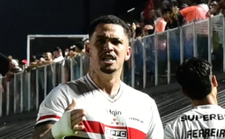 Marlon Freitas e Luciano: Confusão e polêmica marcam clássico entre Palmeiras e São Paulo pelo Paulistão