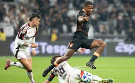 Matheus Pereira, Cebolinha e outros: Veja os jogadores disponíveis no banco de Flamengo e Corinthians para a final