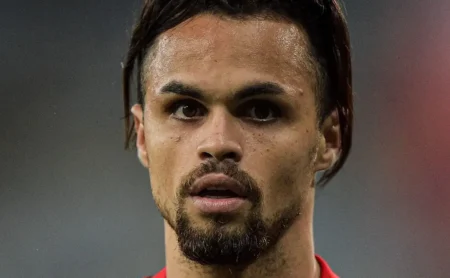 Michael mantém posição e trava negociação com o Santos por luvas no Flamengo