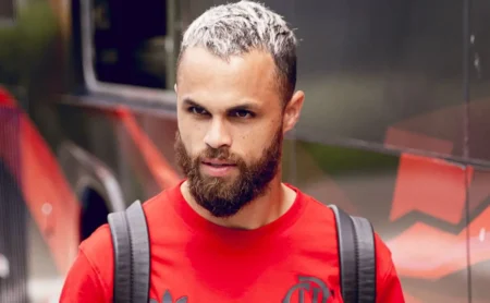 Michael recusa propostas e deseja jogar no Santos