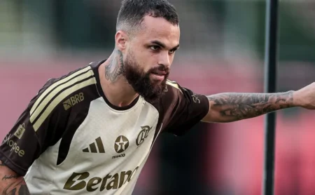 Michael se aproxima do Santos com alinhamento salarial Michael se aproxima do Santos com alinhamento salarial