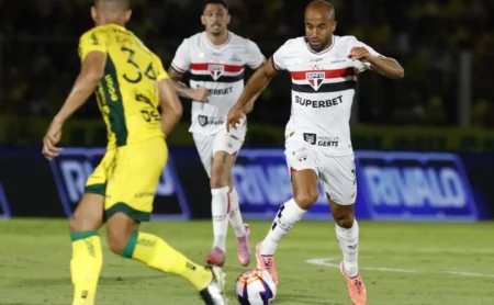Milton Neves alerta São Paulo após derrota para o Mirassol: “Vai esperar cair para tomar jeito?” Milton Neves alerta São Paulo após derrota para o Mirassol: “Vai esperar cair para tomar jeito?”
