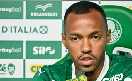 Nem no banco? Abel Ferreira prioriza rodízio e Marlon Freitas é desfalque no Palmeiras x Santos Nem no banco? Abel Ferreira prioriza rodízio e Marlon Freitas é desfalque no Palmeiras x Santos