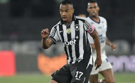 Palmeiras espera estreia de Marlon Freitas no Campeonato Paulista contra a Portuguesa