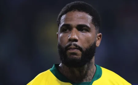 Palmeiras: Urawa Reds demonstra interesse em Gustavo Gómez após saída de Micael.