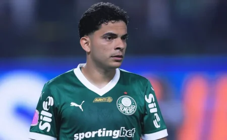 Palmeiras estuda troca com o Internacional envolvendo Bruno Rodrigues. Palmeiras estuda troca com o Internacional envolvendo Bruno Rodrigues.