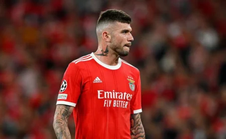 Palmeiras rejeita exigência do Nottingham Forest e afasta Benedetti de negociação por Morato. Palmeiras rejeita exigência do Nottingham Forest e afasta Benedetti de negociação por Morato.