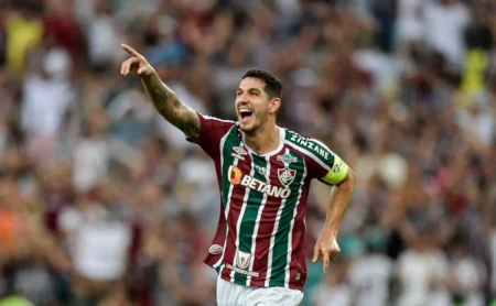 Palmeiras intensifica esforços por Nino e aguarda resposta do Zenit. Palmeiras intensifica esforços por Nino e aguarda resposta do Zenit.