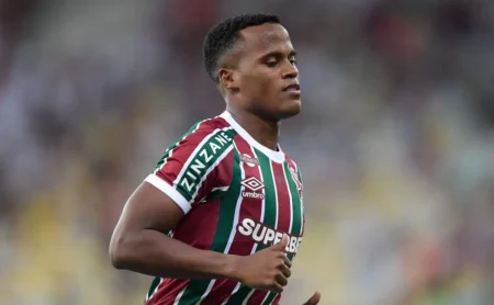 Palmeiras avança em negociação com Arias após venda de Facundo Torres à MLS