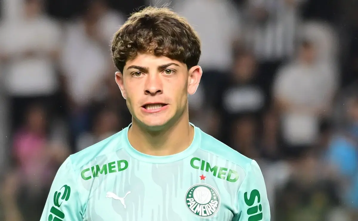 Palmeiras planeja reformulação com quatro saídas para reforçar o elenco; Giay é o primeiro