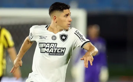 Palmeiras busca a contratação de Savarino e tenta interromper acordo entre Fluminense e Botafogo Palmeiras busca a contratação de Savarino e tenta interromper acordo entre Fluminense e Botafogo