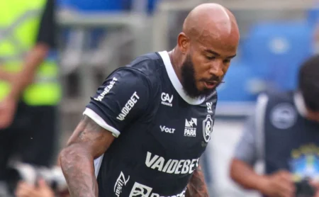 Patrick no Remo: torcida do Santos critica a contratação nas redes sociais