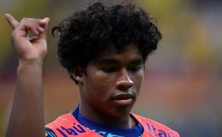 Paulo Fonseca elogia Endrick após estreia pelo Lyon: “Muito explosivo”