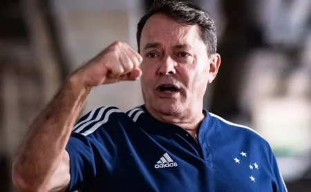 Pedrinho BH demonstra otimismo com evolução de Gerson no Cruzeiro: “Está caminhando bem”