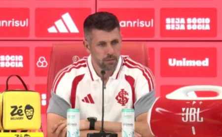 Pezzolano elogia Borré após Gre-Nal e envia mensagem à torcida: “Pode fazer muito mais”
