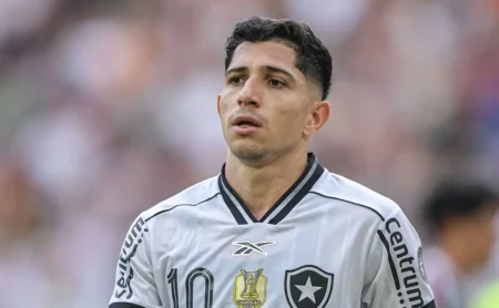 Presidente do Fluminense encerra negociação com Savarino e revela bastidores do recuo: “Houve pedidos”