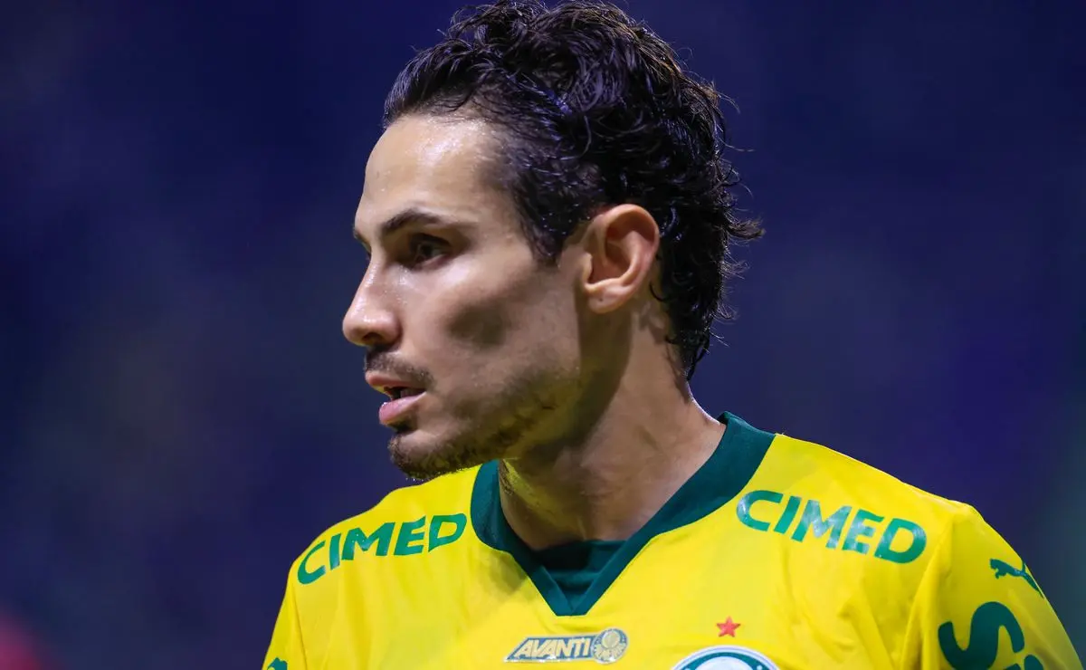 Raphael Veiga negocia com o América do México e pode deixar o Palmeiras por empréstimo Raphael Veiga negocia com o América do México e pode deixar o Palmeiras por empréstimo