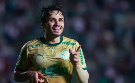 Raphael Veiga se destaca no Choque-Rei e assume papel decisivo em clássicos