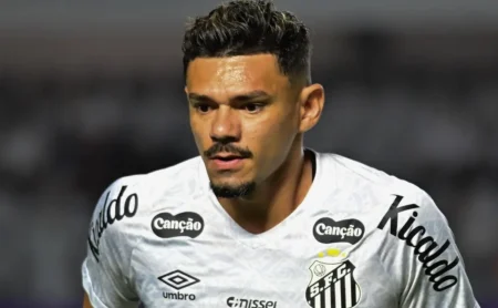 Reviravolta: Tiquinho não reforça o Remo e Santos busca empréstimo para atacante