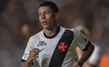 Rojas se torna surpresa para Diniz no Vasco com destaque em atuação contra o Boavista