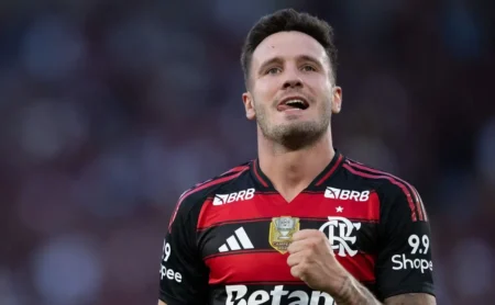 Saúl terá cirurgia no calcanhar e é desfalque do Flamengo no início da temporada
