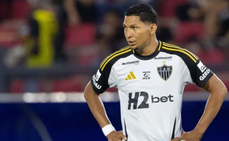 Sampaoli pressiona diretoria do Atlético-MG por resposta sobre Rony, alvo do Santos