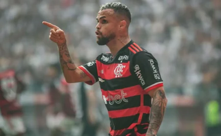 Santos busca acordo com Michael, com Flamengo atento Santos busca acordo com Michael, com Flamengo atento