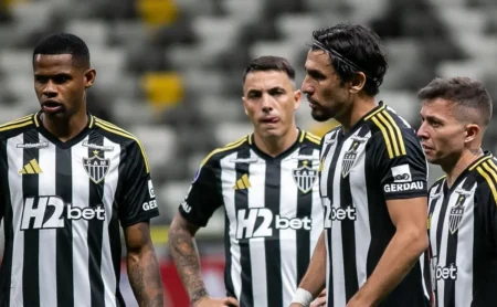 Santos busca superar o Corinthians na contratação de Júnior Santos após oferta ao clube.