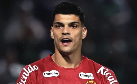 Santos cede o empate ao Guarani nos acréscimos após defesa de pênalti de Gabriel Brazão Santos cede o empate ao Guarani nos acréscimos após defesa de pênalti de Gabriel Brazão