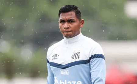 Santos comenta polêmica com Morelos e anuncia medidas cabíveis Santos comenta polêmica com Morelos e anuncia medidas cabíveis
