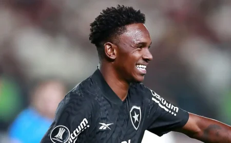 Santos demonstra interesse em Jeffinho e pode disputar contratação com clube chinês Santos demonstra interesse em Jeffinho e pode disputar contratação com clube chinês