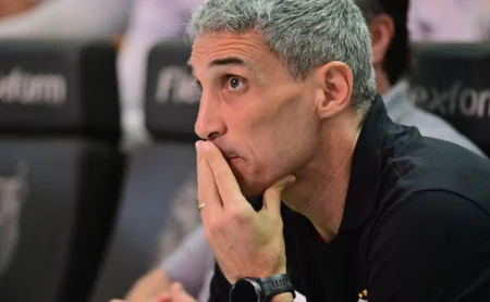 Santos divulga desfalques e situação de Gabigol para o clássico contra o Corinthians