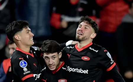 Santos mira Loyola e pode envolver Souza em negócio com Gabriel Menino