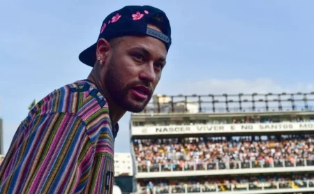 Santos traça plano para estreia de Neymar em 2026 e controla expectativa com retorno do camisa 10
