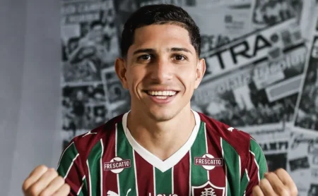 Savarino é anunciado pelo Fluminense e promete: “Vou dar sempre o meu melhor” Savarino é anunciado pelo Fluminense e promete: “Vou dar sempre o meu melhor”