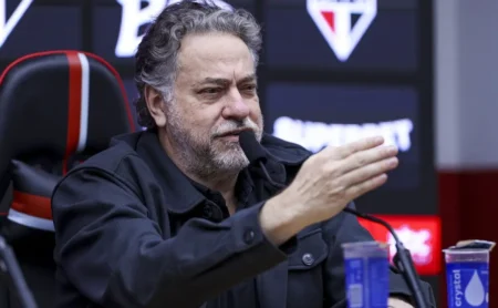 São Paulo define hoje no Morumbi o futuro de Casares em votação decisiva São Paulo define hoje no Morumbi o futuro de Casares em votação decisiva