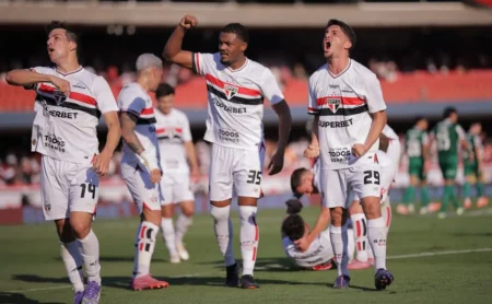 São Paulo em crise: Casagrande afirma que clube não brigará por títulos