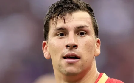 São Paulo lidera, mas cede empate ao Corinthians no final do jogo