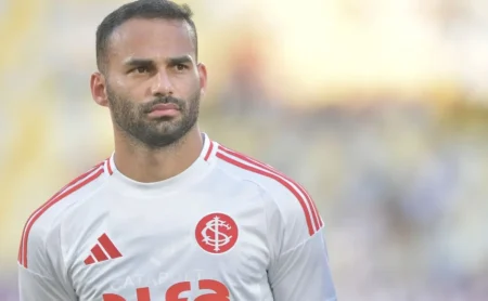 Thiago Maia: desconforto muscular e avaliação no Internacional