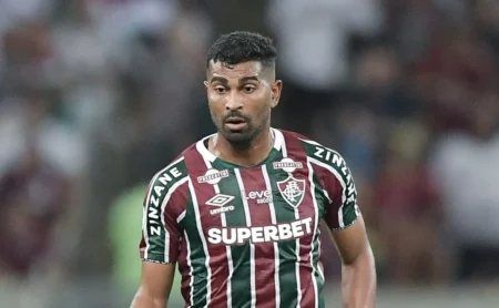 Thiago Santos: Do Fluminense ao Coritiba, futuro definido.
