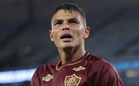 Thiago Silva enfrenta obstáculo no Porto e recebe alerta do técnico sobre vaga: Não prometi Thiago Silva enfrenta obstáculo no Porto e recebe alerta do técnico sobre vaga: "Não prometi"