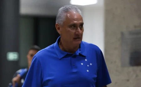 Tite assume cargo no Cruzeiro e projeta dificuldades na temporada: “Estou tendo dificuldade”