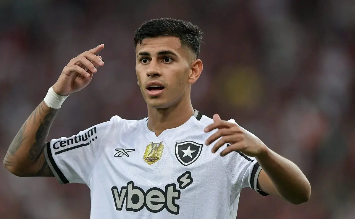 Torino pode fazer nova proposta por David Ricardo, zagueiro do Botafogo Torino pode fazer nova proposta por David Ricardo, zagueiro do Botafogo