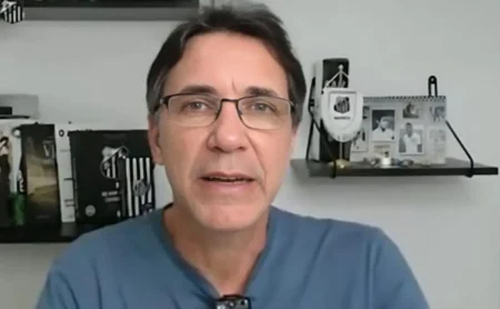 Vagner Frederico define Santos perto de novo atacante após contratar Rony e dispensar Michael. Vagner Frederico define Santos perto de novo atacante após contratar Rony e dispensar Michael.