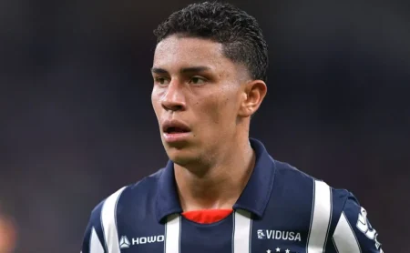 Vasco define contratação de Johan Rojas para reforçar o elenco