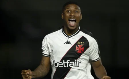 Vasco rejeita nova proposta do Pafos por Leandrinho