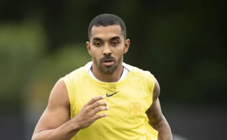 Venda de Paulo Henrique e Lucas Piton pelo Vasco improvável com influência de Diniz