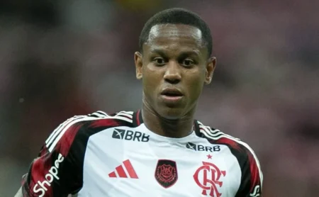 Venda de Wallace Yan ao Flamengo: reviravolta e possível cancelamento confirmados por Venê Casagrande Venda de Wallace Yan ao Flamengo: reviravolta e possível cancelamento confirmados por Venê Casagrande